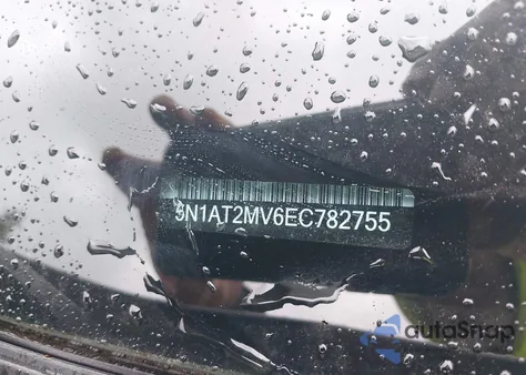 2014 Nissan Rogue Sv z USA, uszkodzony, nr VIN 5N1AT2MV6EC782755